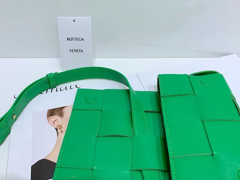 All categories 💚 Authentic bags 💚 BV 2025 new BV crossbody bag